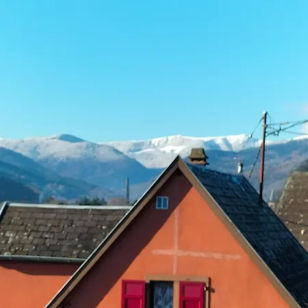 Le Chalet Panoramique Jaccuzi Parking Vue Montagne Semesterbostad *