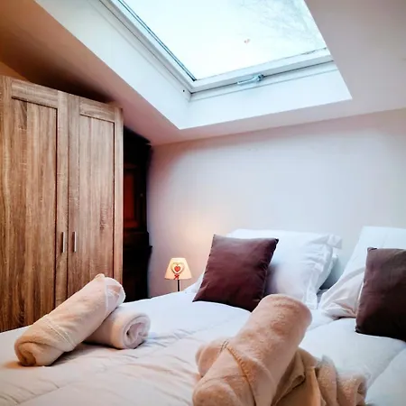 Le Chalet Panoramique Jaccuzi Parking Vue Montagne Semesterbostad