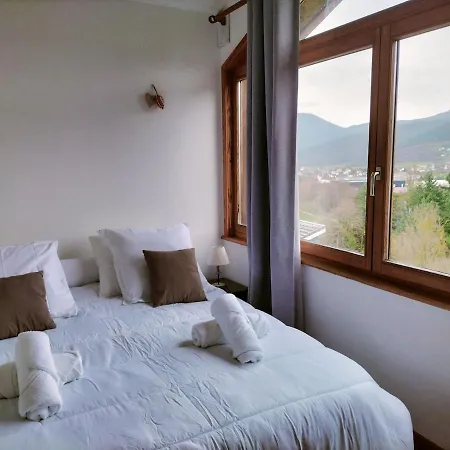 Le Chalet Panoramique Jaccuzi Parking Vue Montagne Semesterbostad