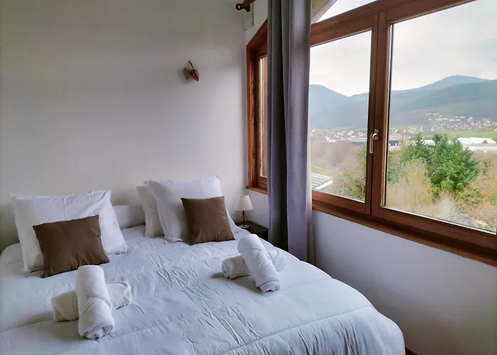 Le Chalet Panoramique Jaccuzi Parking Vue Montagne Hébergement de vacances *