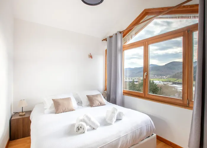 Le Panoramique Jaccuzi Parking Vue Montagne Holiday home
